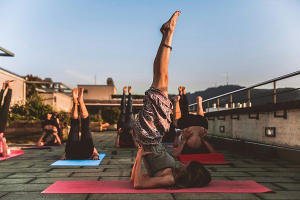 Pratiquer du yoga et du Pilates à Avignon, quels cours suivre pour améliorer votre bien-être